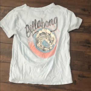 Billabong Tops - Billabong tee🏄🏼♀️ Billabong Tops - Billabong tee🏄🏼♀️